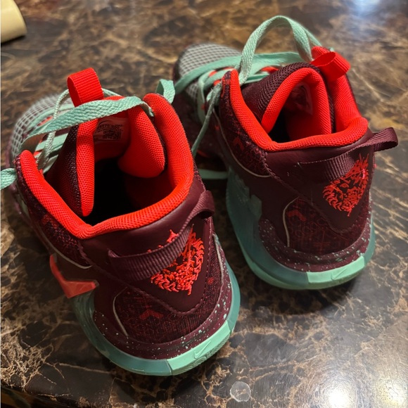 Boys Nike Basketball Sneakers - Picture 5 of 7